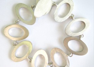solid silver oval link bracelet